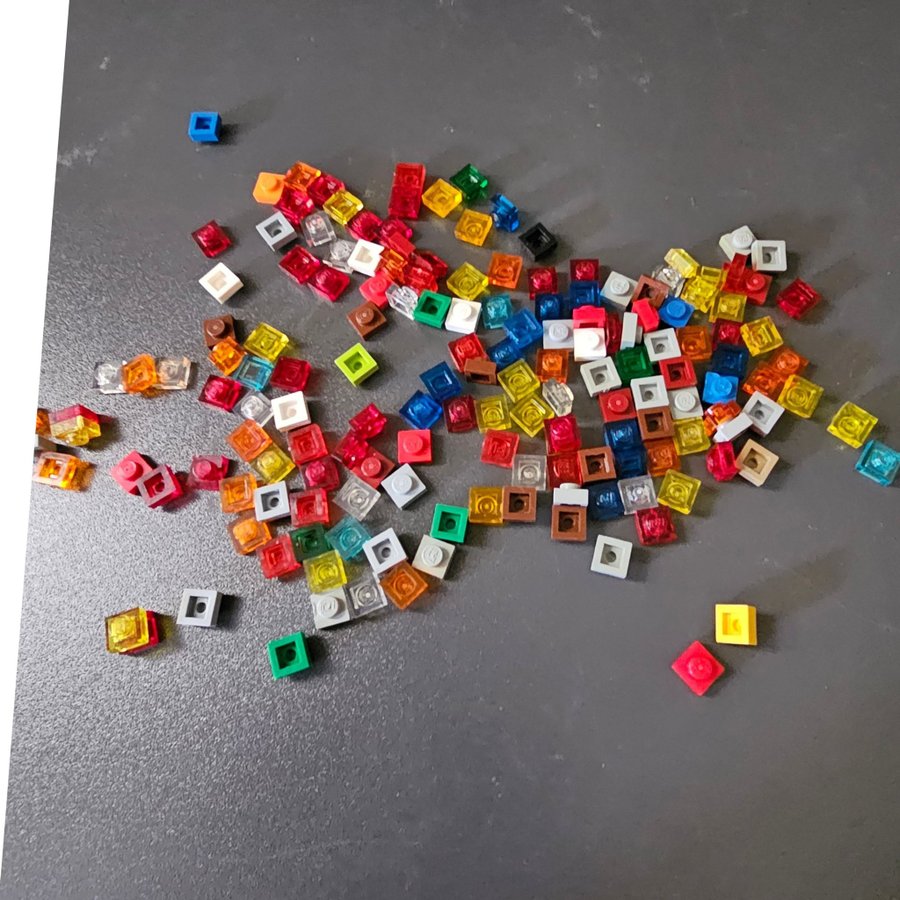 Lego platta fyrksmtiga ettor i olka färger