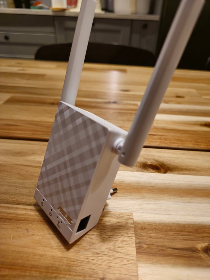 ASUS RP-AC55 WiFi Repeater Gigabit 1200 MBit/s 24 GHz 5 GHz