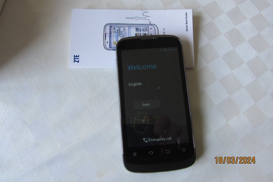 Android mobiltelefon ZTE Blade 3