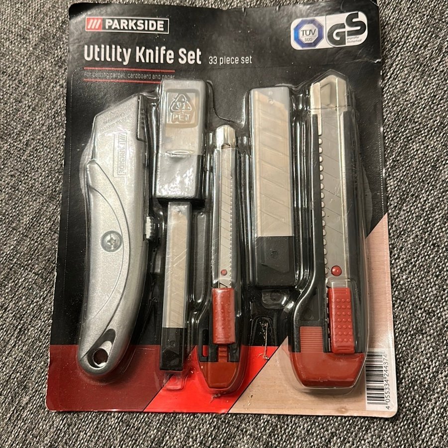 Utility Knife set 33 piece set som är nya