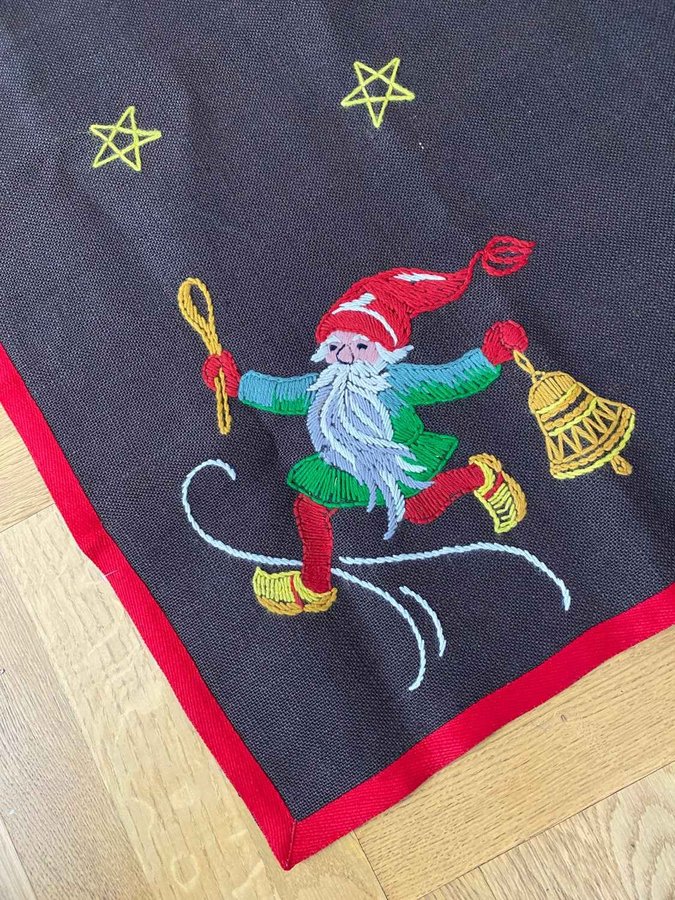 HANDBRODERAD JULGRANSMATTA RETRO /NOSTALGI JUL