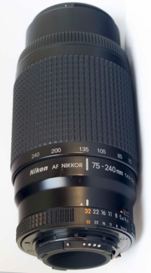 Nikon AF Nikkor 75-240mm 1:4.5-5.6D Objektiv