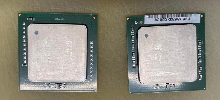 2 stycken XEON CPU