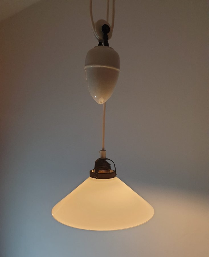 Äldre Skomakarlampa hisslampa taklampa lampa porslin glas vintage