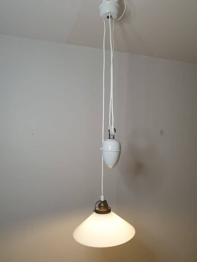 Äldre Skomakarlampa hisslampa taklampa lampa porslin glas vintage