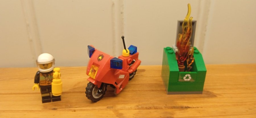 Lego City 60000 Fire Motorcycle 100% komplett