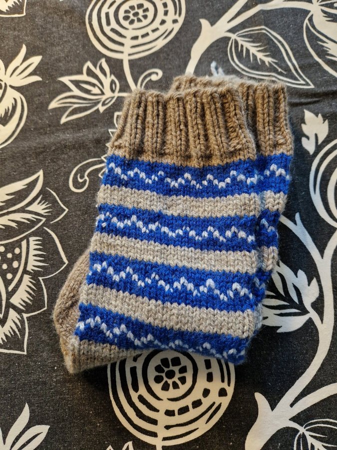 Nya hemstickade raggsockor 38/39