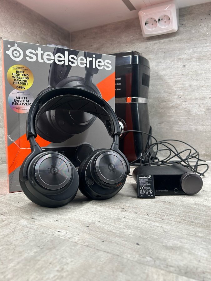 SteelSeries Arctis Nova Pro Wireless