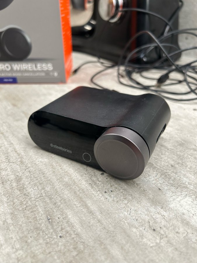 SteelSeries Arctis Nova Pro Wireless