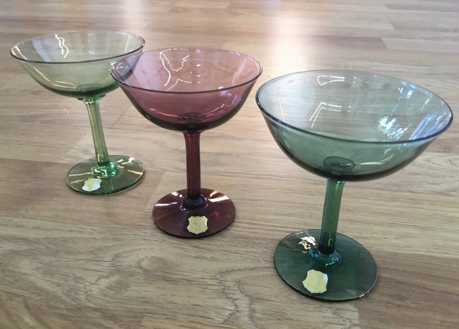 Handblåsta retro glas på fot 3st ”likörglas” av Åfors Glasbruk Sverige