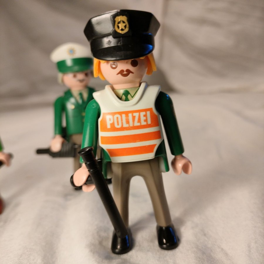 3 st Playmobil Poliser retro