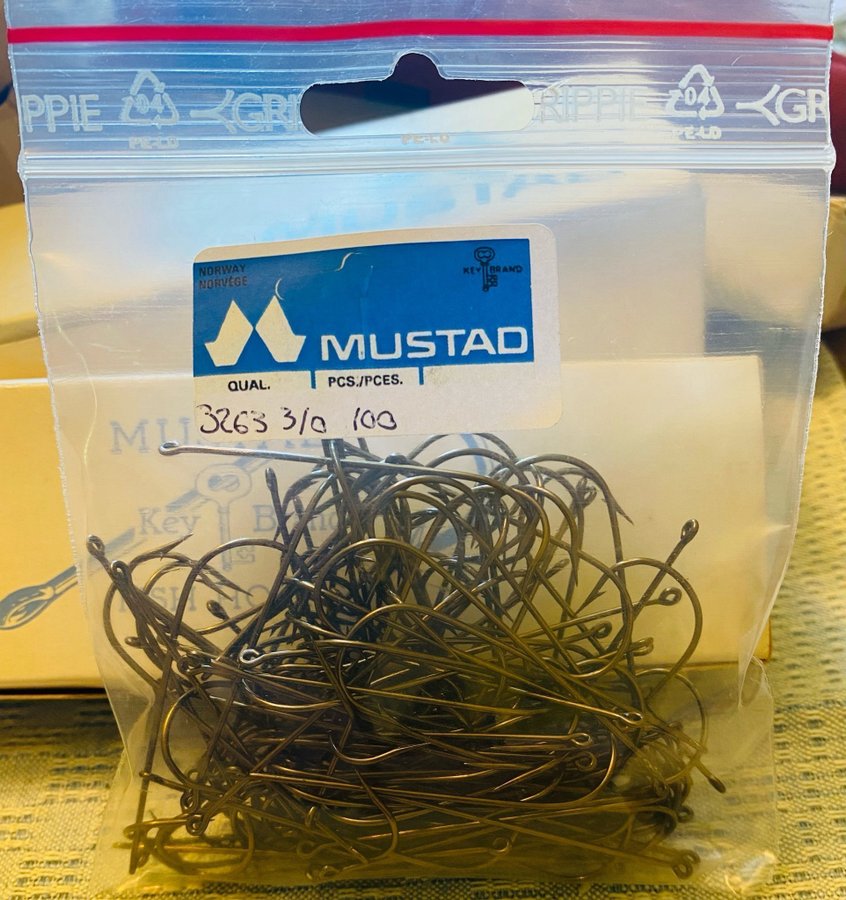 MUSTAD stl 3/0 Qual 3263 100st kvalitetskrokar (brons) i påse !