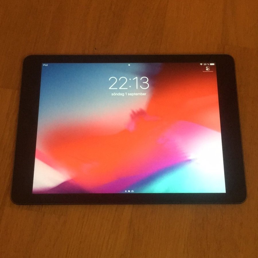 Apple iPad Air Wi-Fi 32 GB Model A1474 fint skick bud från 1kr