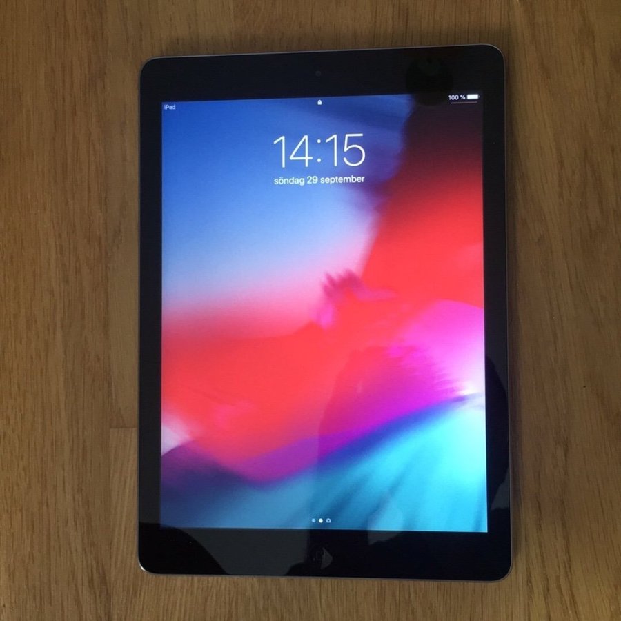 Apple iPad Air Wi-Fi 32 GB Model A1474 fint skick bud från 1kr