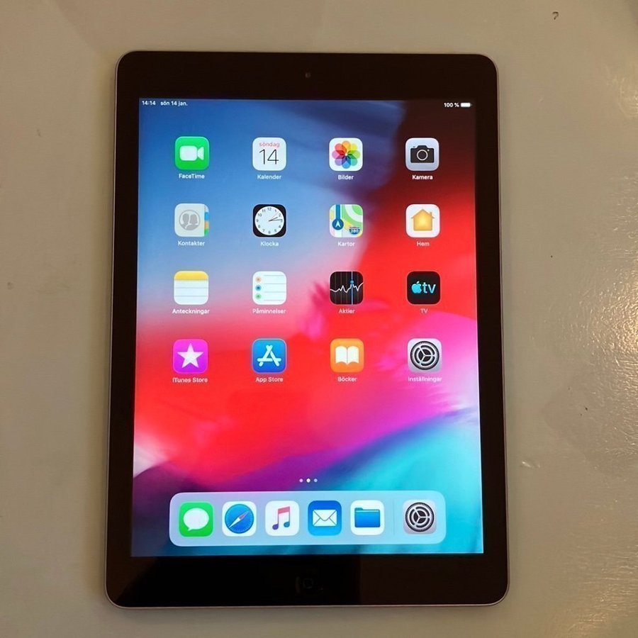 Apple iPad Air Wi-Fi 32 GB Model A1474 fint skick bud från 1kr