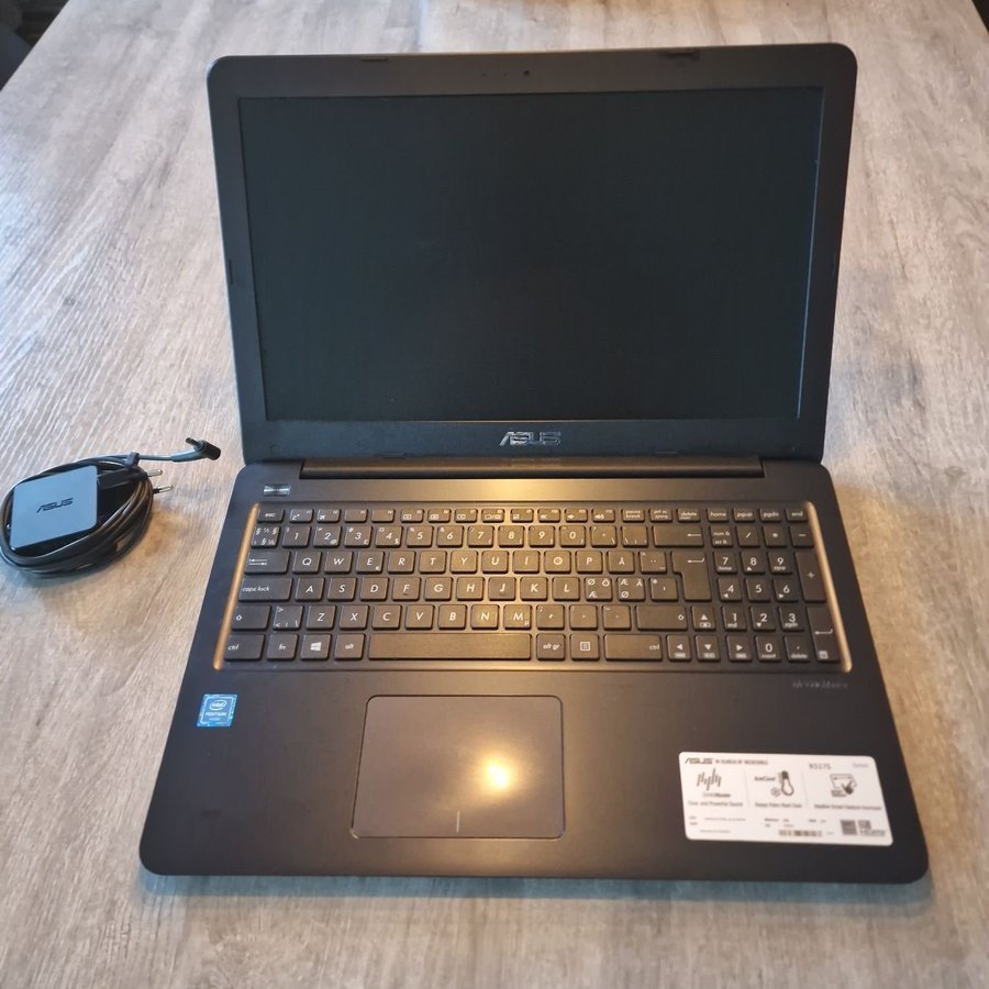 ASUS R517S Laptop