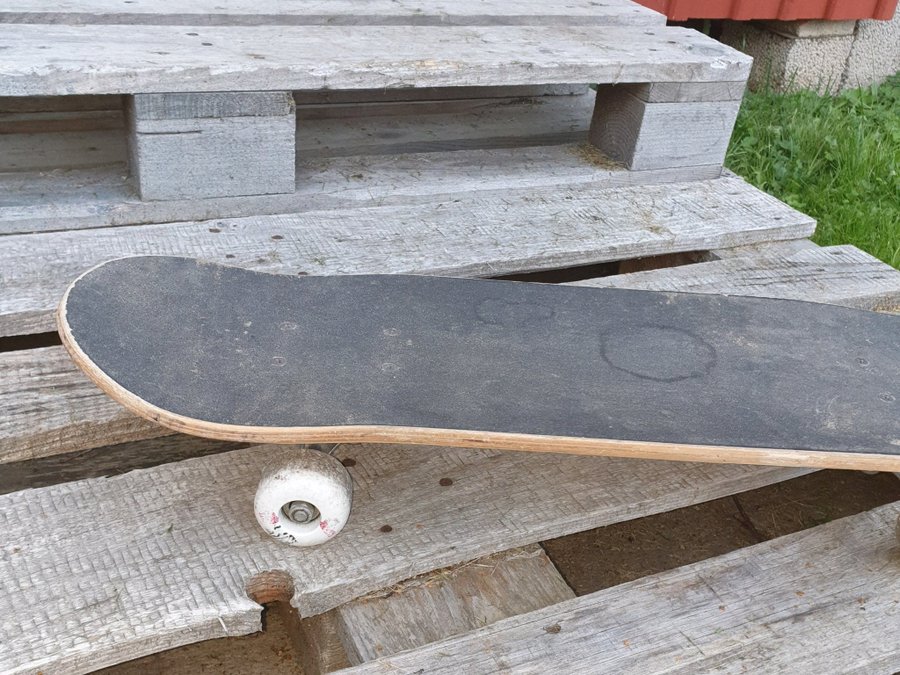 Coolwing Skateboard. Den är i bra bruksskick.