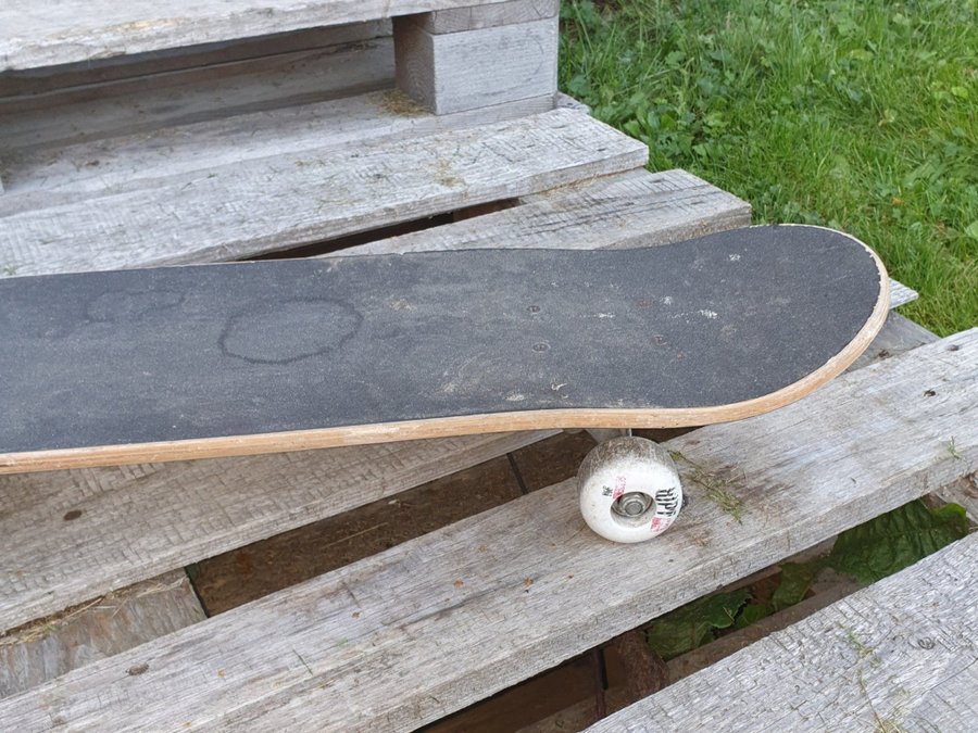 Coolwing Skateboard. Den är i bra bruksskick.