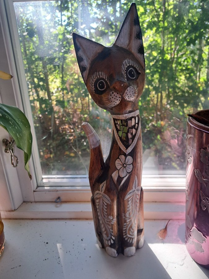 Träfigur av en katt