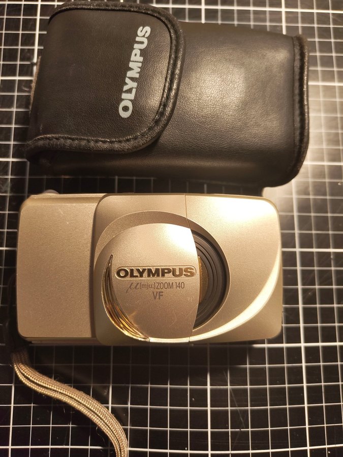 Olympus Zoom 140 VF, with battery and one roll of film