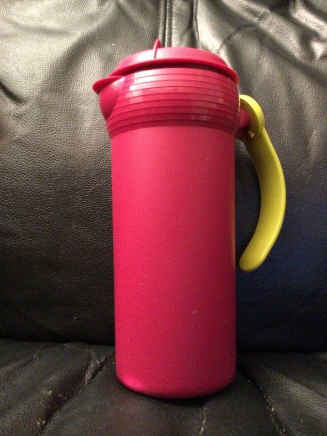 Ny Tupperware kanna 1,1 liter med skruvlock