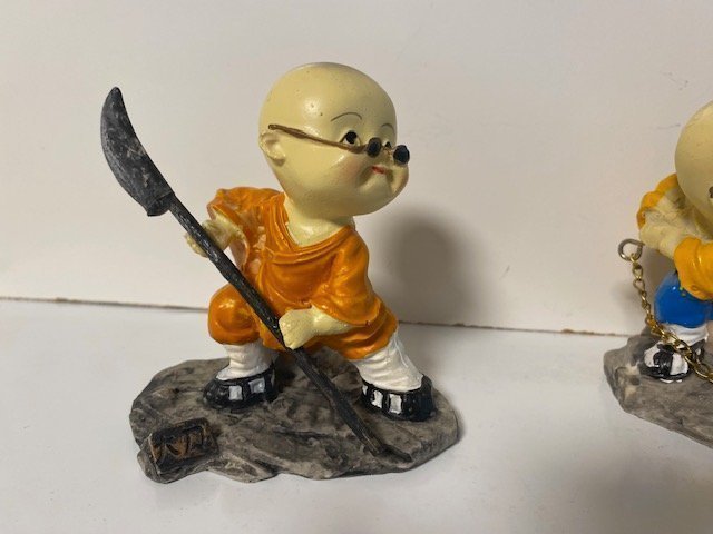 Asian Monk Chinese Kung Fu Shaolin munkar Martial arts 4 st figuriner keramik