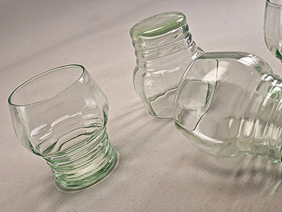 4 Limegröna Likörglas av Edvin Ollers