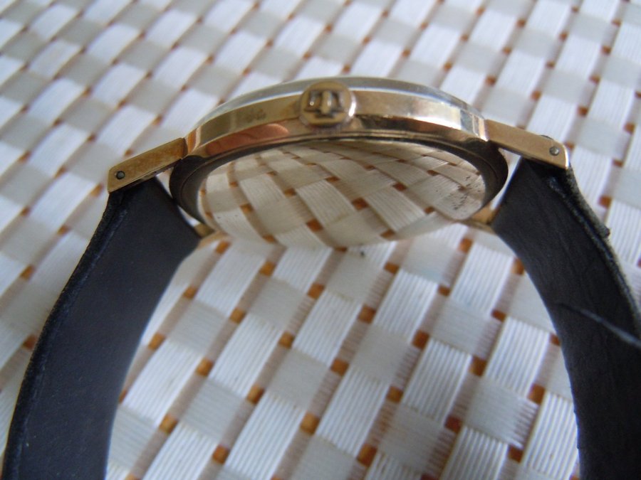 Tissot Herrarmbandsur i 14 K guld