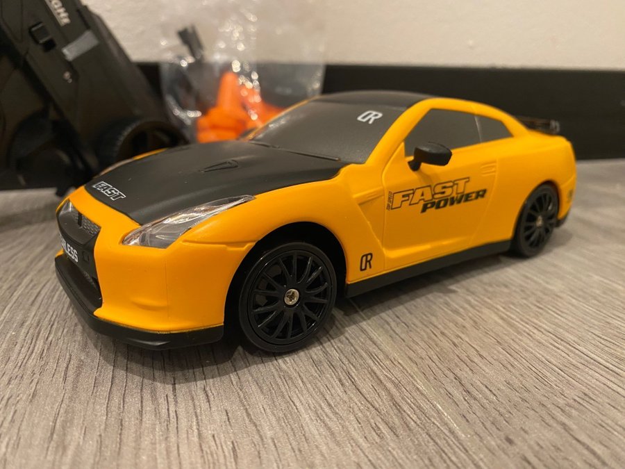 24G Drift Rc Car 4WD High Speed (20km/h)