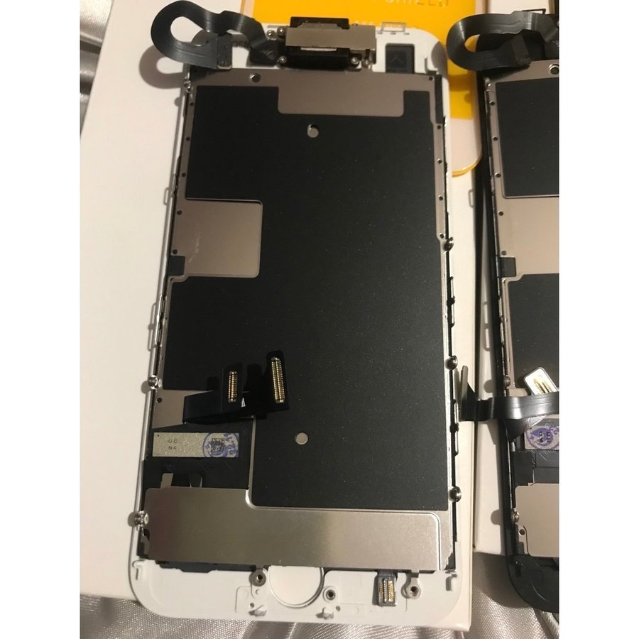 1 st iPhone 8 Skärm Komplett Kamera  vattentät + skärmskydd/svart