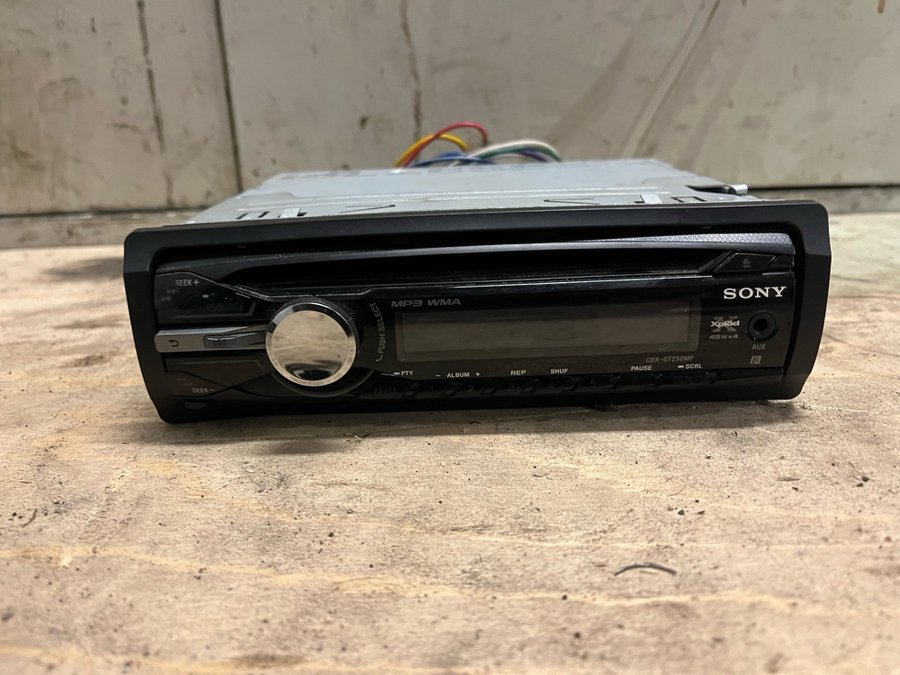 Sony CDX-GT250MP Bilradio