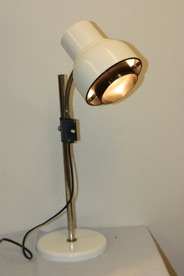 Bordslampa ELIDUS 2210 vit målad plåt RETRO