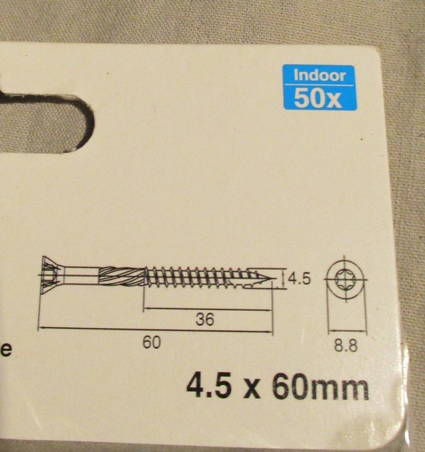 500 st oanvända försänkt förzinkad träskruv m/twist  cutter 4,5x60 mm. Torx 20