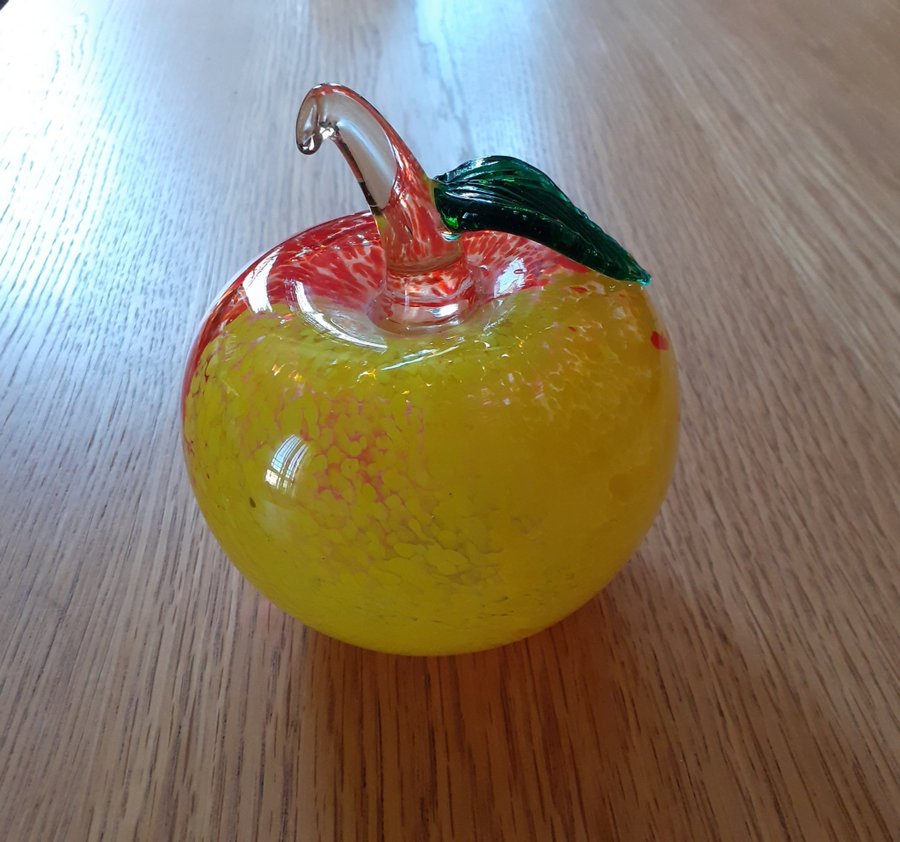 Glasäpple äpple glas gult och rött