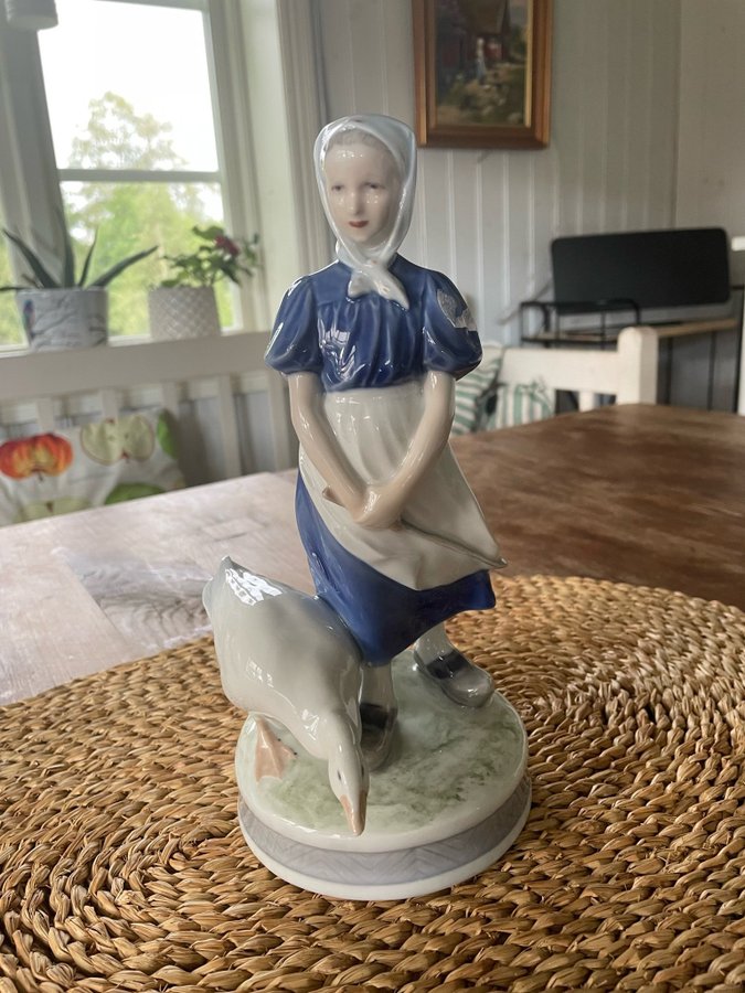 Royal Copenhagen figur flicka med gås