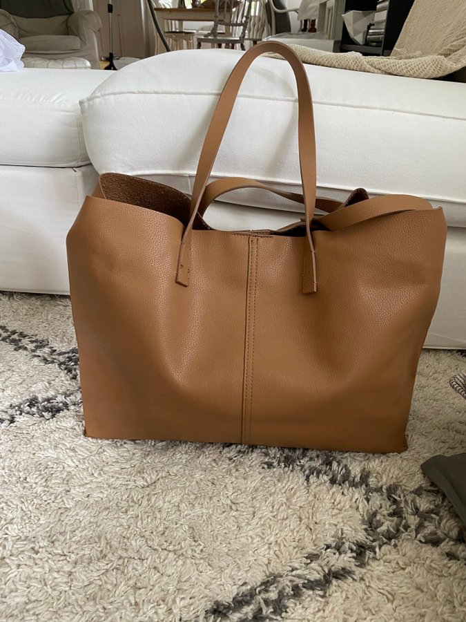 Skinnväska Rymlig Totebag Stilren Äkta läder ljus sandbeige