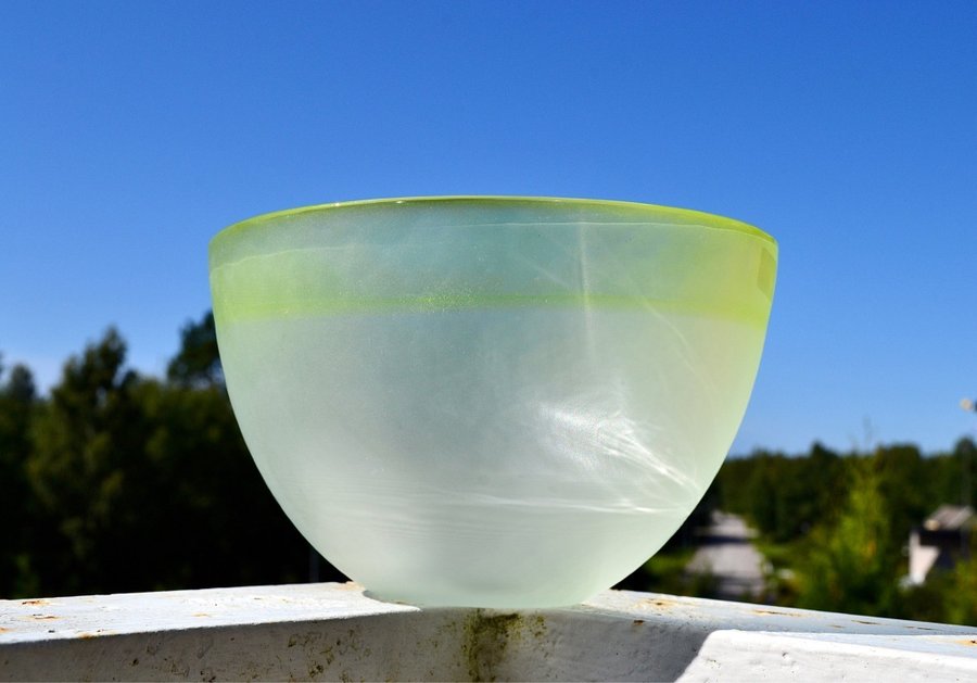 LENA HANSSON, STENINGE SLOTT - SKÅL ”EDGE” lime och frostat glas, 2002