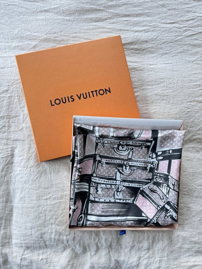 Louis Vuitton scarf