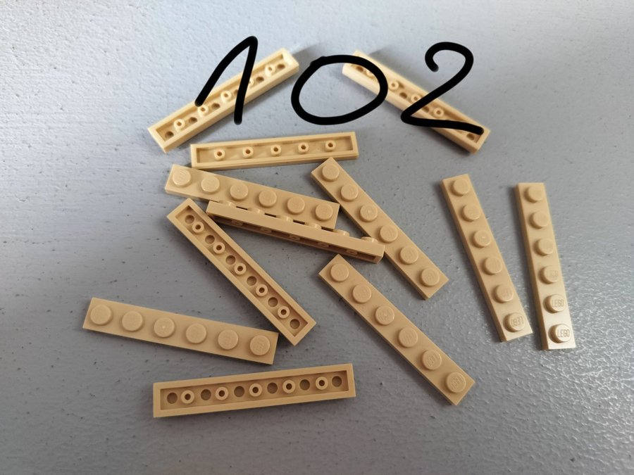 Lego tegelstenar i beige