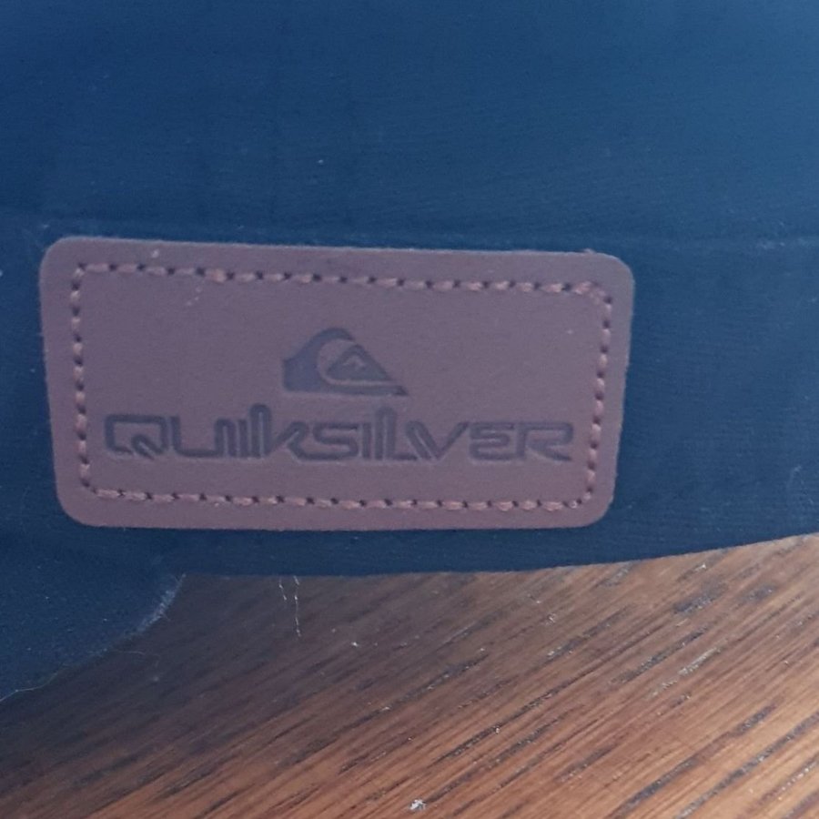 Quicksilver svart keps