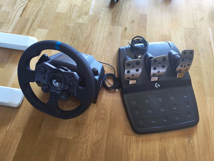 Logitech G923 (Extra uppgraderad läs beskrivningen)