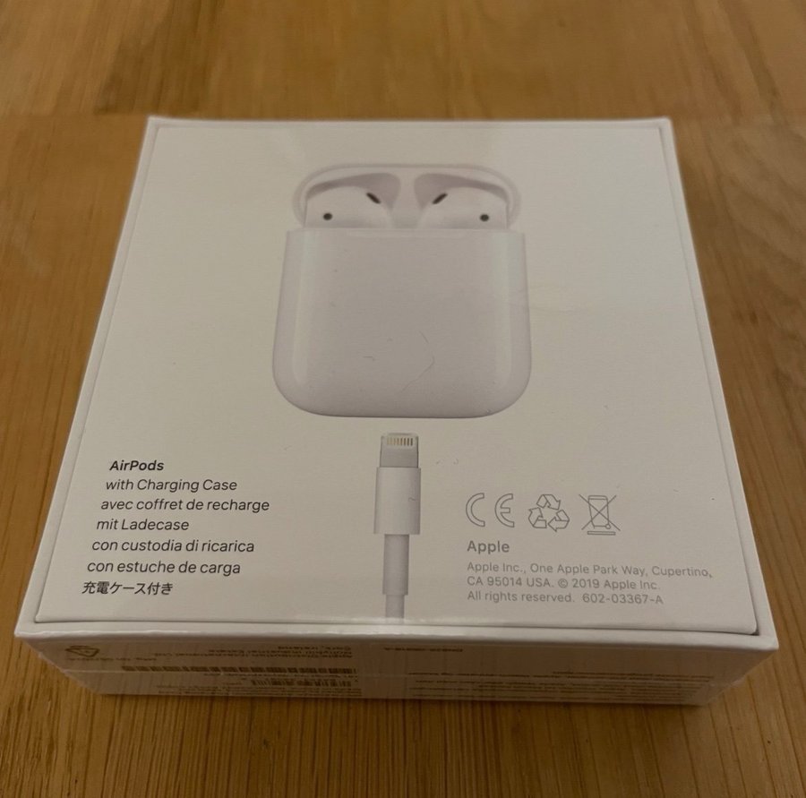 Apple AirPods med laddningsfodral