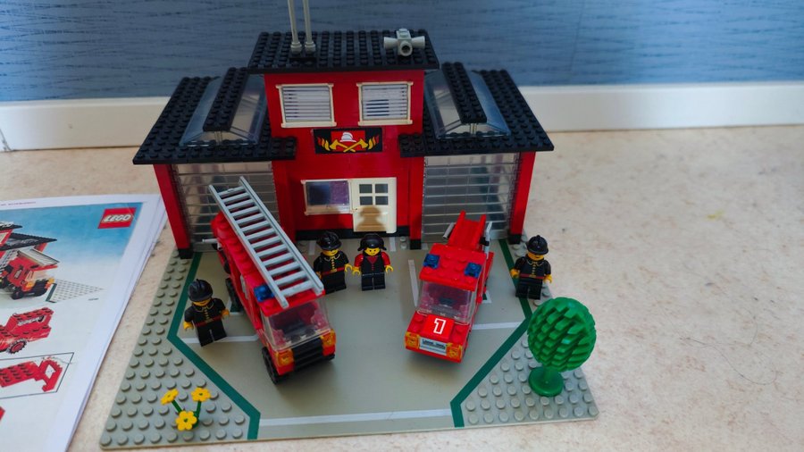 Lego Brandbilstation 6382