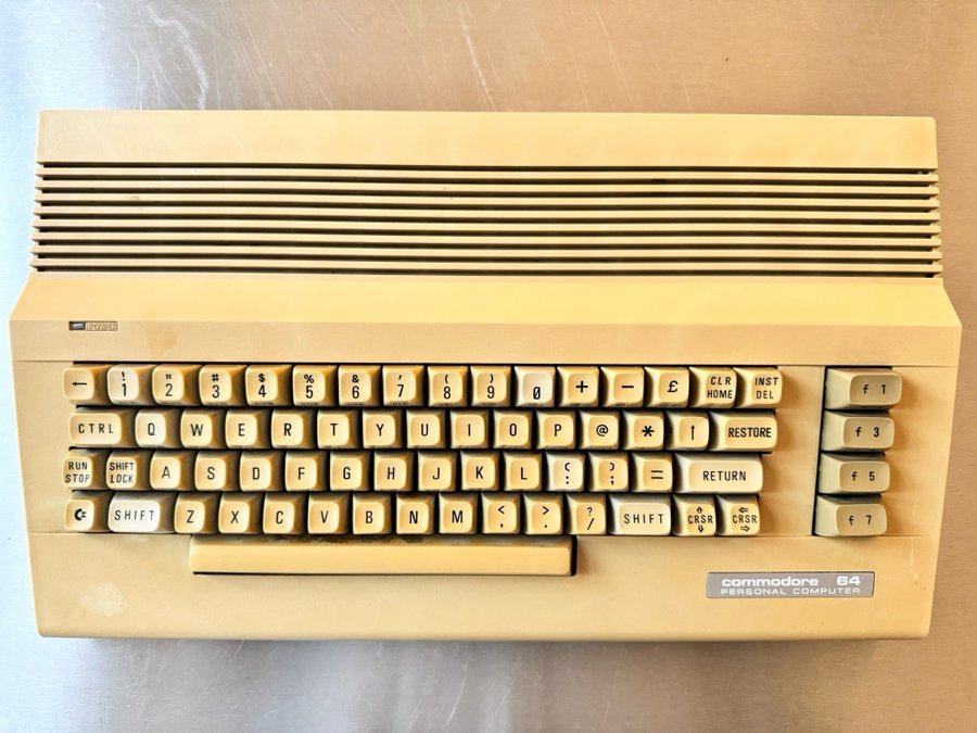 Commodore 64C med assy. 250466 (144096)