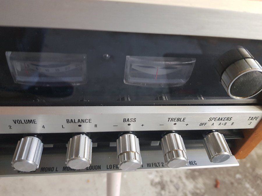 Tandberg TR-1040P FM Stereo Receiver