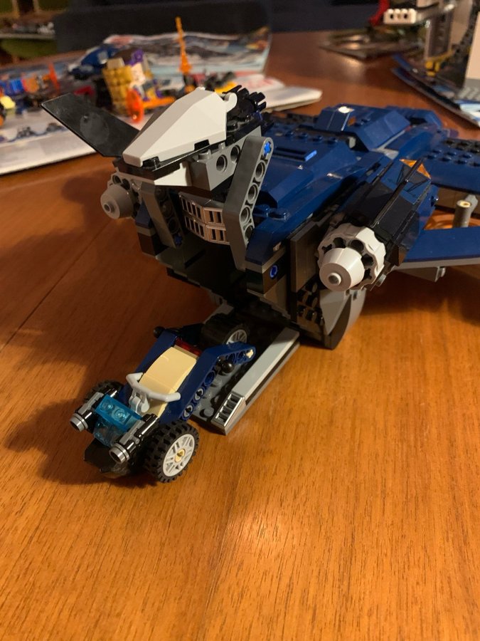 LEGO Marvel Avengers 76126 - Quinjet