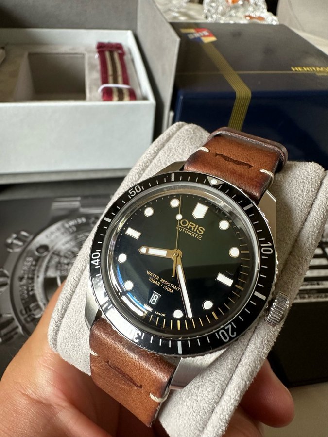 Oris Divers Sixty-Five Movember Edition - Fullset