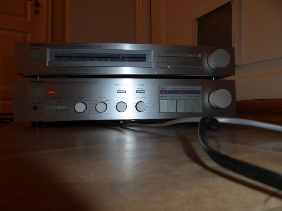 SÄLJER Yamaha T-300  A-400 Stereo Receiver-FUNGERAR