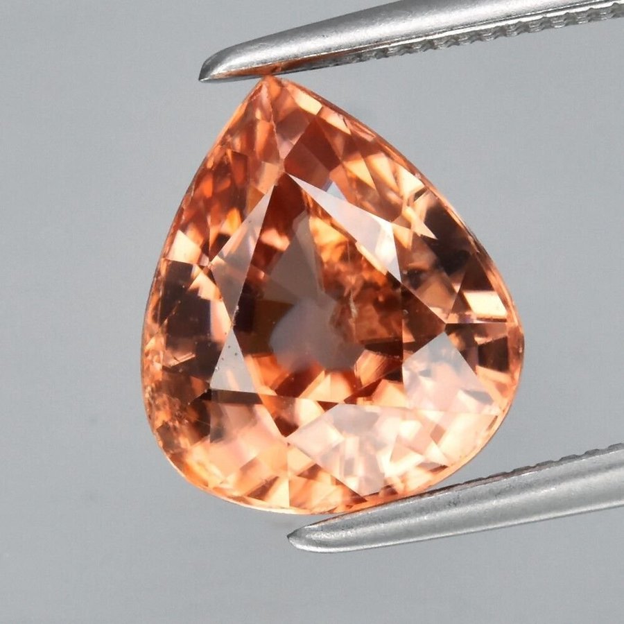 Zircon 3.82ct. Champagne