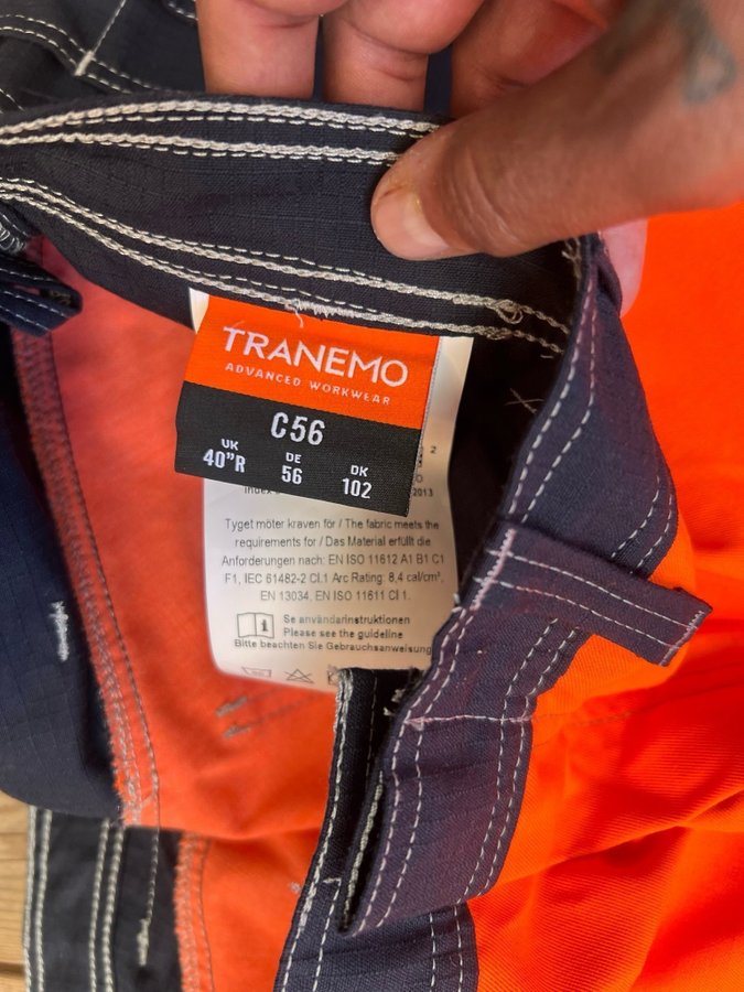 Nya! Tranemo orange shorts storlek c56